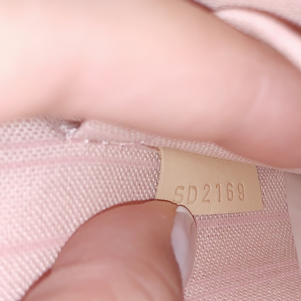 Louis Vuitton Damier Azur Pouch - Picture 4 of 5